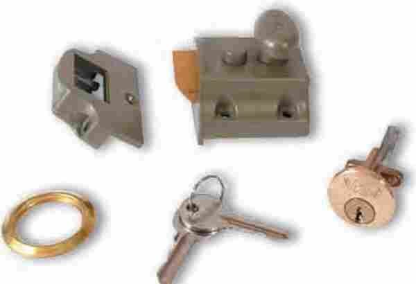 Yale Traditional Narrow Style Nightlatch (723)
